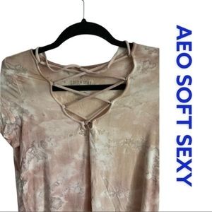 AEO Soft Sexy Woman Top very cute NWOT